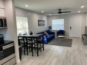 Charming 2-beds Central Clearwater Apartment W/ Private Backyard